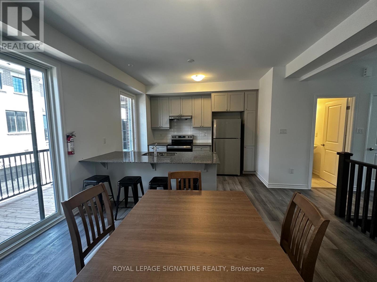 Photo 5 of 12 1259 Lily Crescent, Milton ON