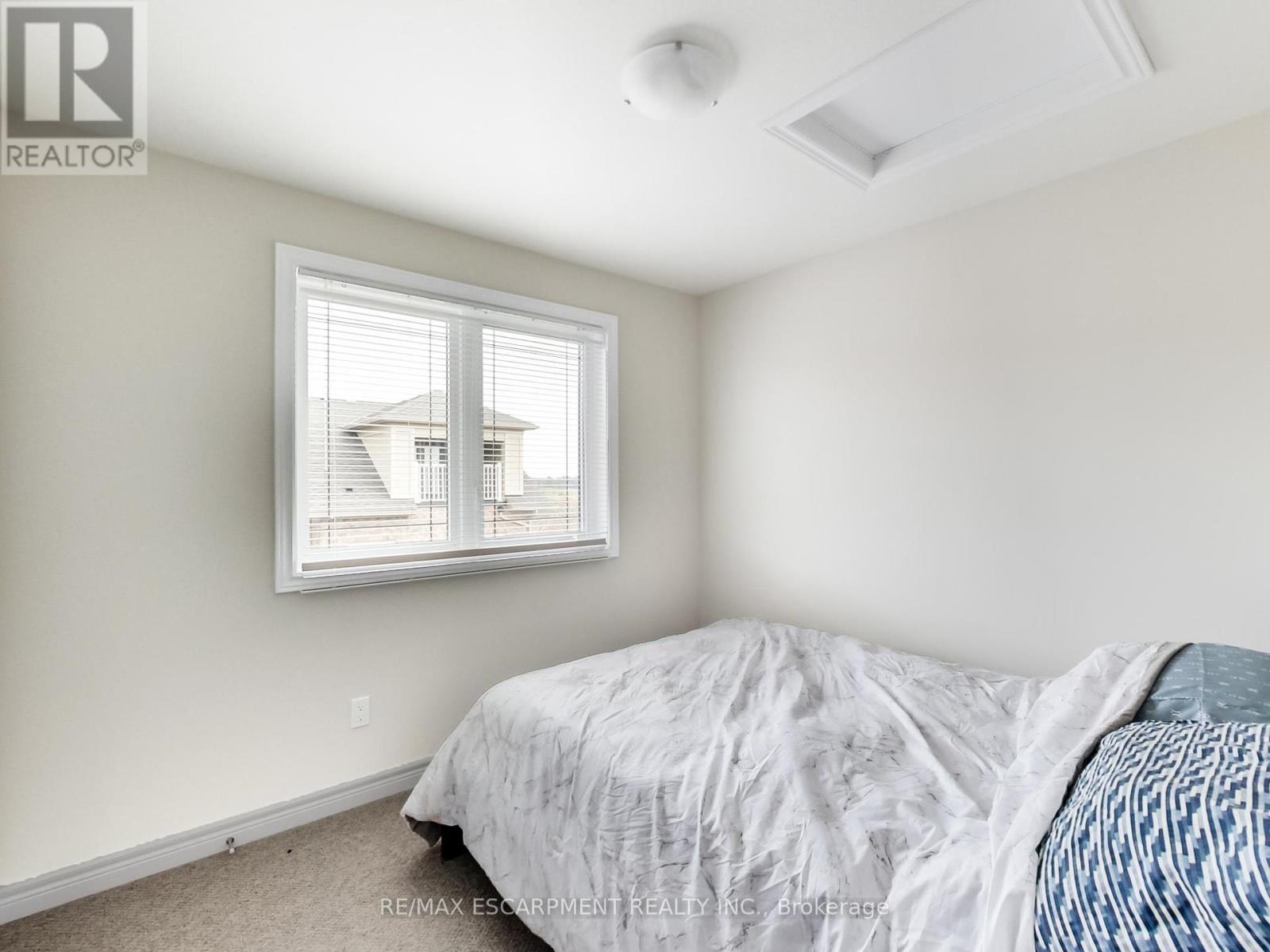 Photo 22 of 23 19 Picardy Drive, Hamilton ON