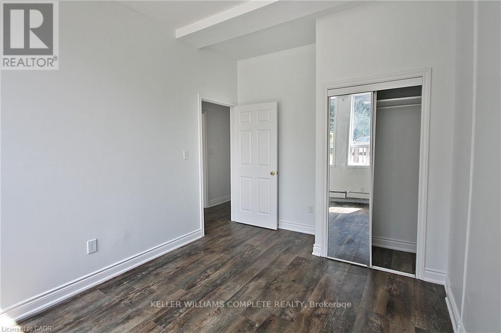 Photo 12 of 4 590 Main Street E, Hamilton ON
