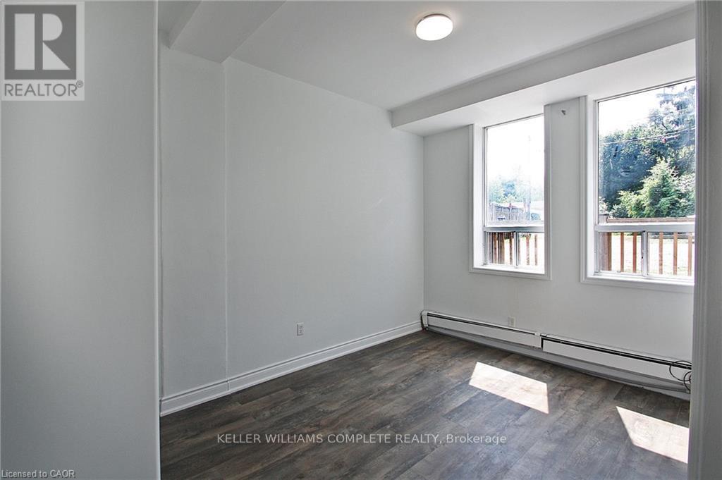 Photo 14 of 4 590 Main Street E, Hamilton ON