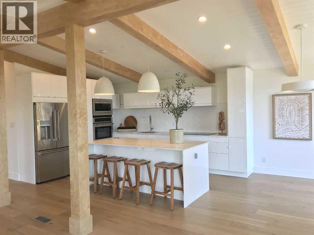 Photo 18 of 2724 Crawford Road Nw, Calgary AB