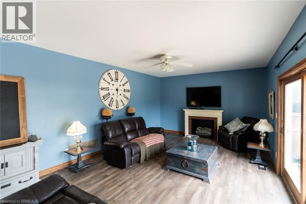 Photo 17 of 37 Andrew Street, St George ON