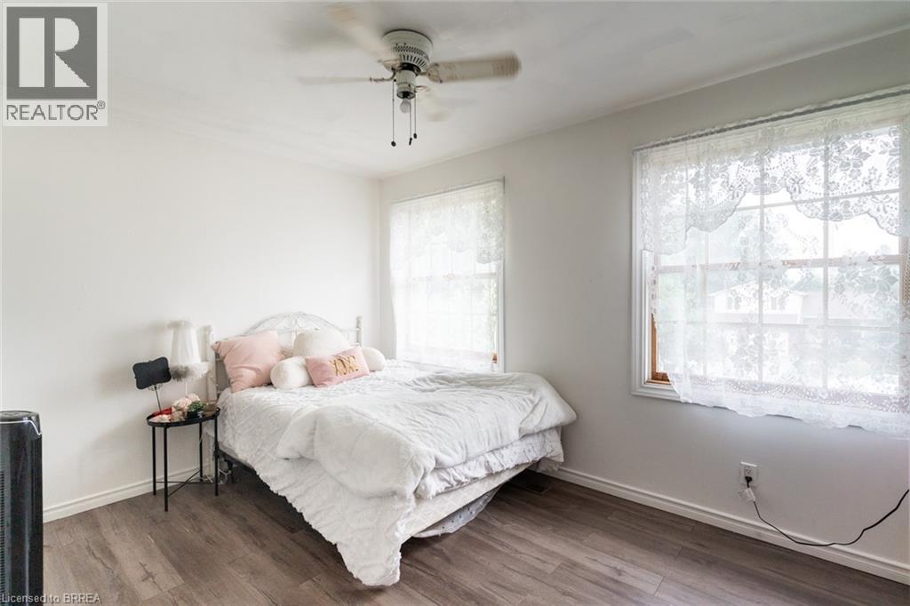Photo 33 of 37 Andrew Street, St George ON