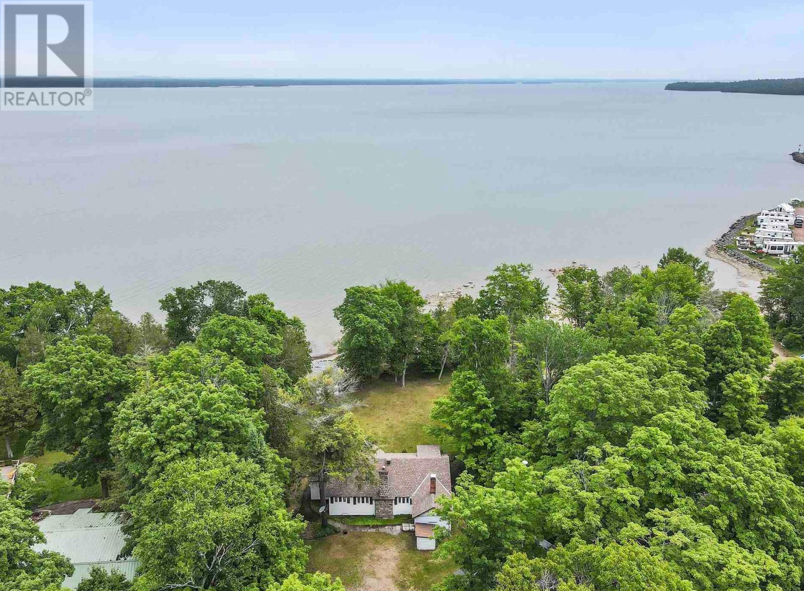 Photo 1 of 3002 Canoe Point Rd, Hilton Beach ON