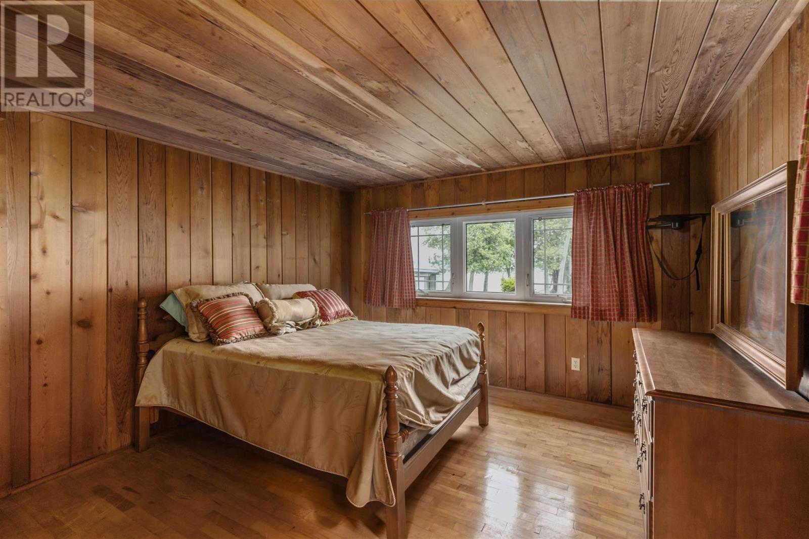 Photo 21 of 3002 Canoe Point Rd, Hilton Beach ON