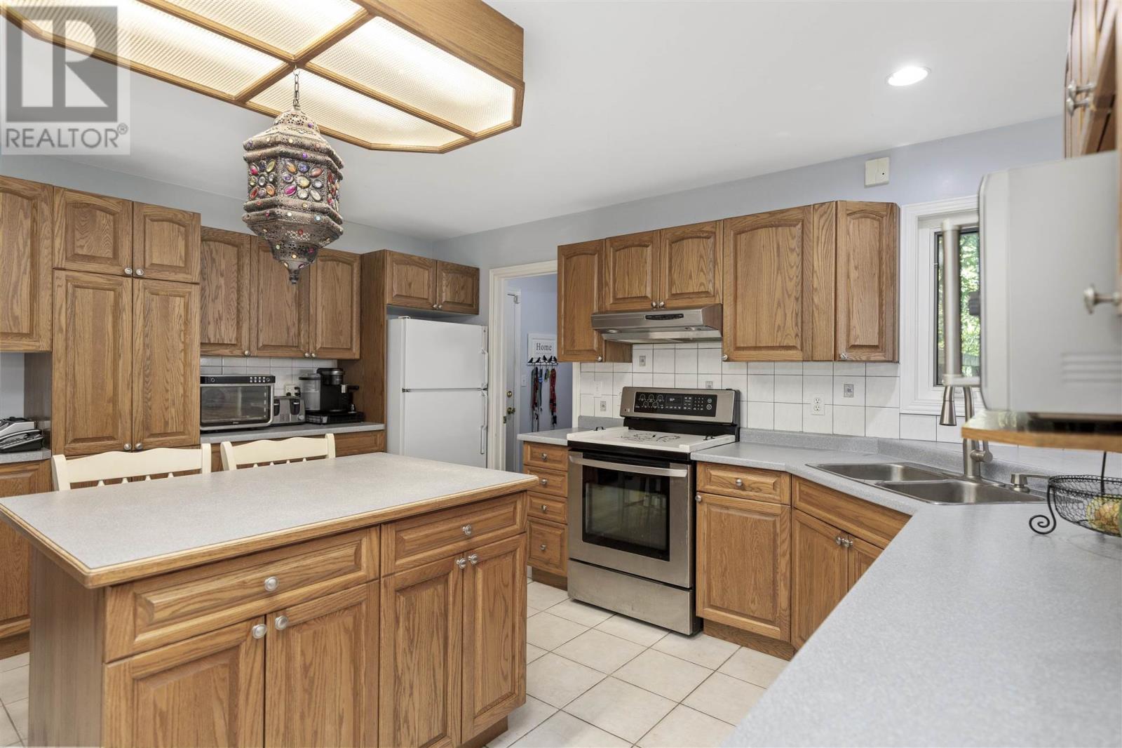 Photo 12 of 4144 Queen St E, Sault Ste Marie ON