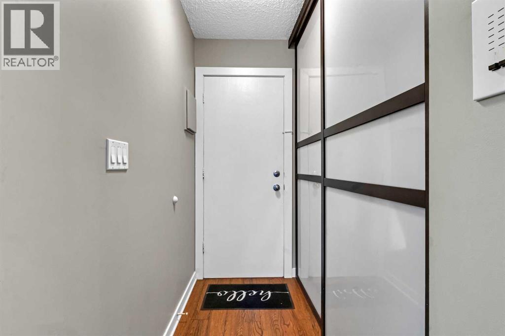 Photo 11 of 104 B 5601 Dalton Drive Nw, Calgary AB