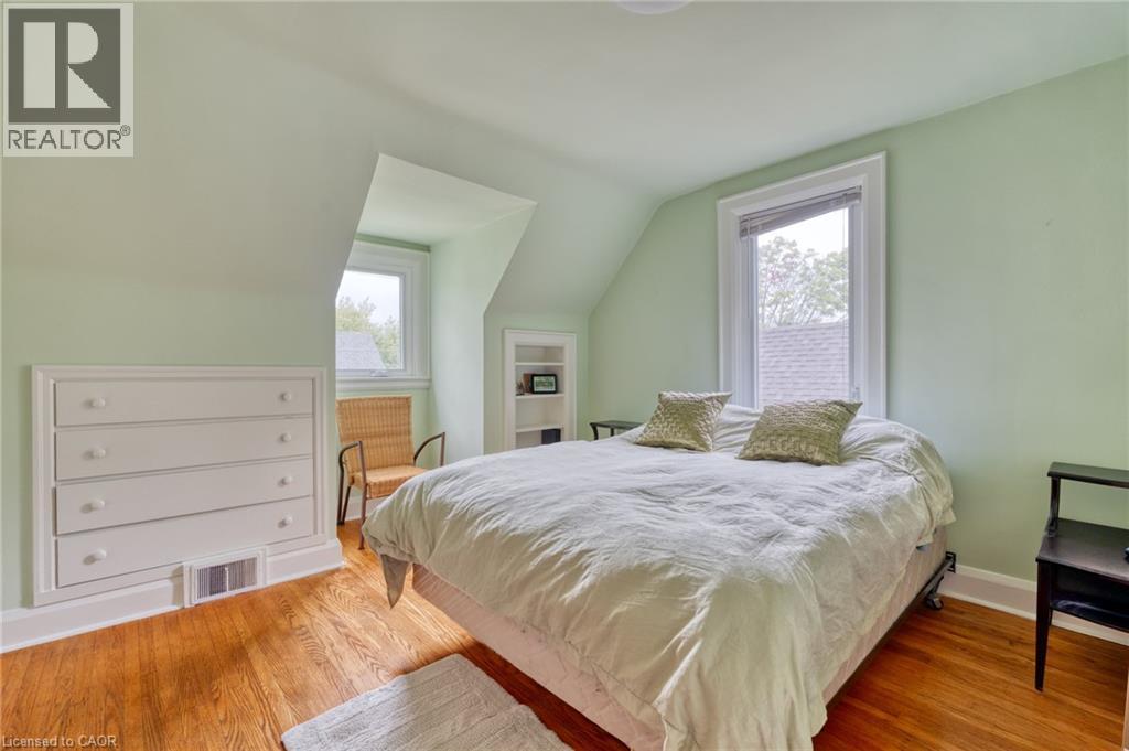 Photo 18 of 33 East 12 Th Street, Hamilton ON