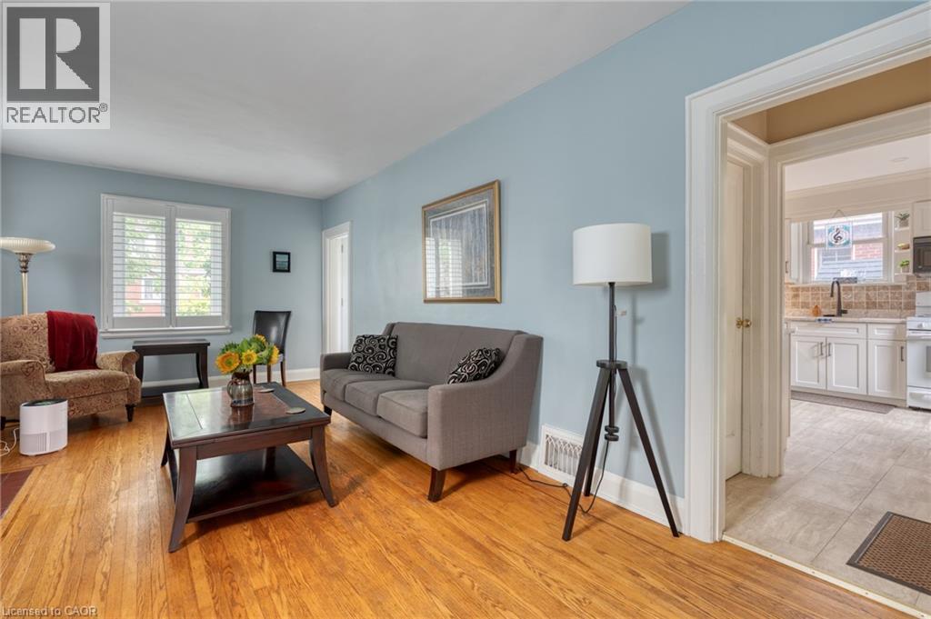 Photo 10 of 33 East 12 Th Street, Hamilton ON