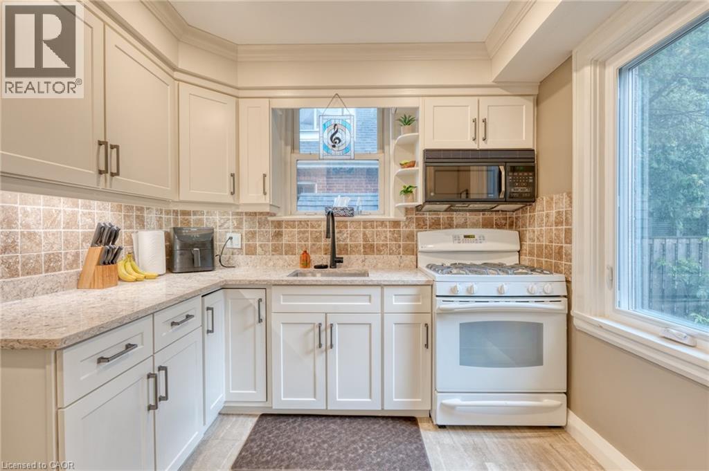 Photo 12 of 33 East 12 Th Street, Hamilton ON