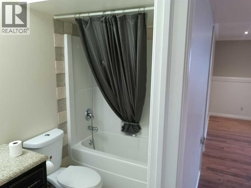 Photo 17 of 2 Holsworth Place, Sylvan Lake AB