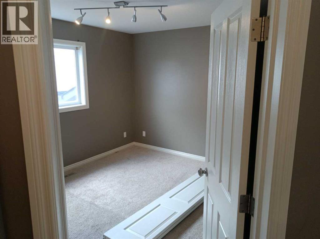 Photo 27 of 2 Holsworth Place, Sylvan Lake AB