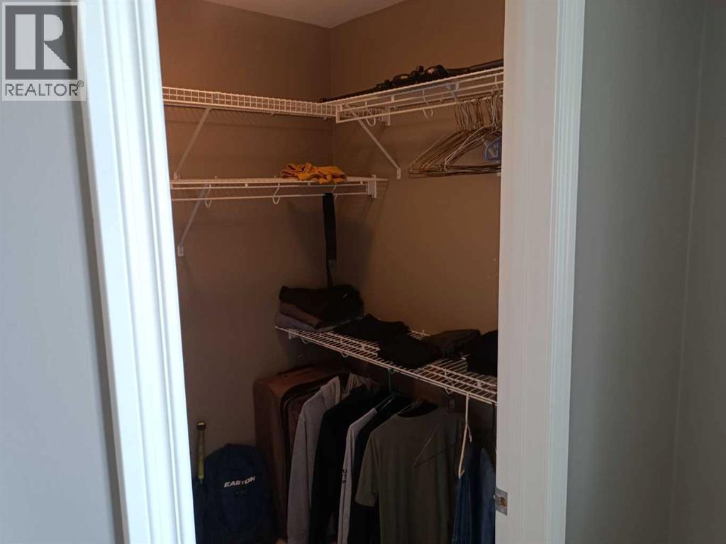 Photo 37 of 2 Holsworth Place, Sylvan Lake AB