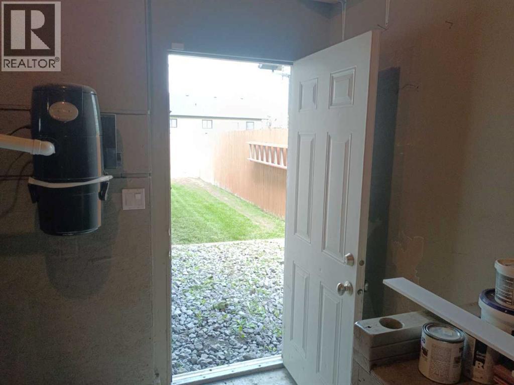 Photo 41 of 2 Holsworth Place, Sylvan Lake AB