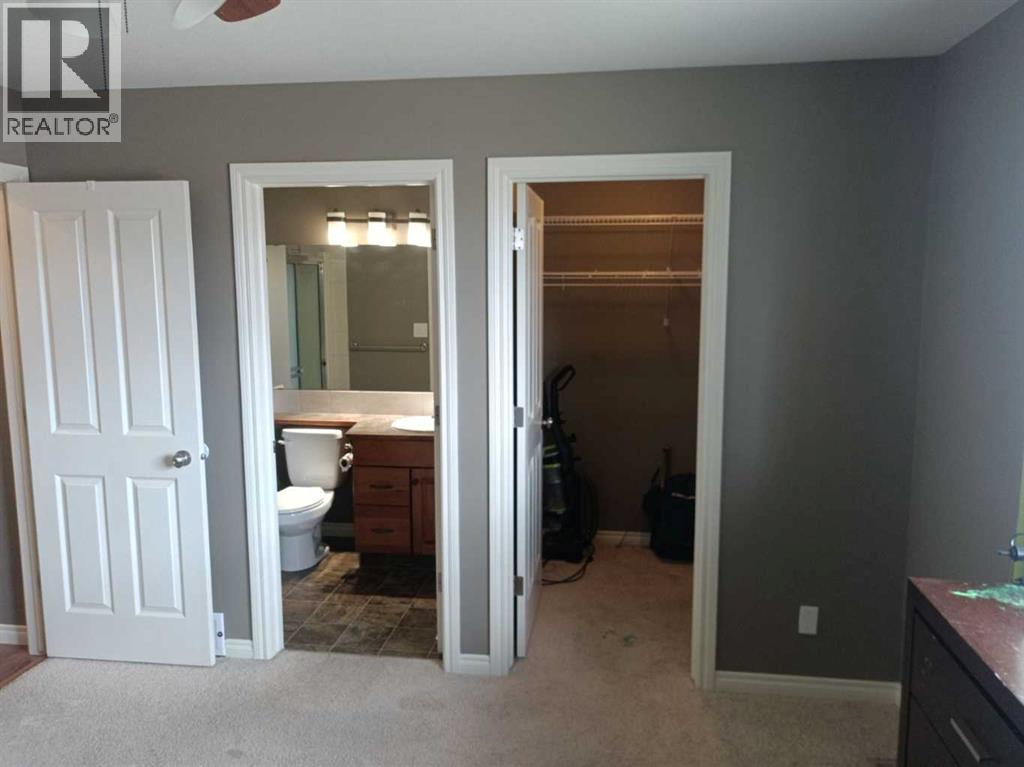 Photo 35 of 2 Holsworth Place, Sylvan Lake AB