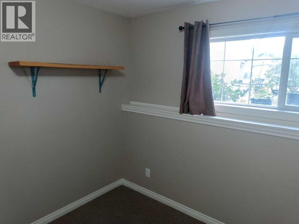 Photo 14 of 2 Holsworth Place, Sylvan Lake AB