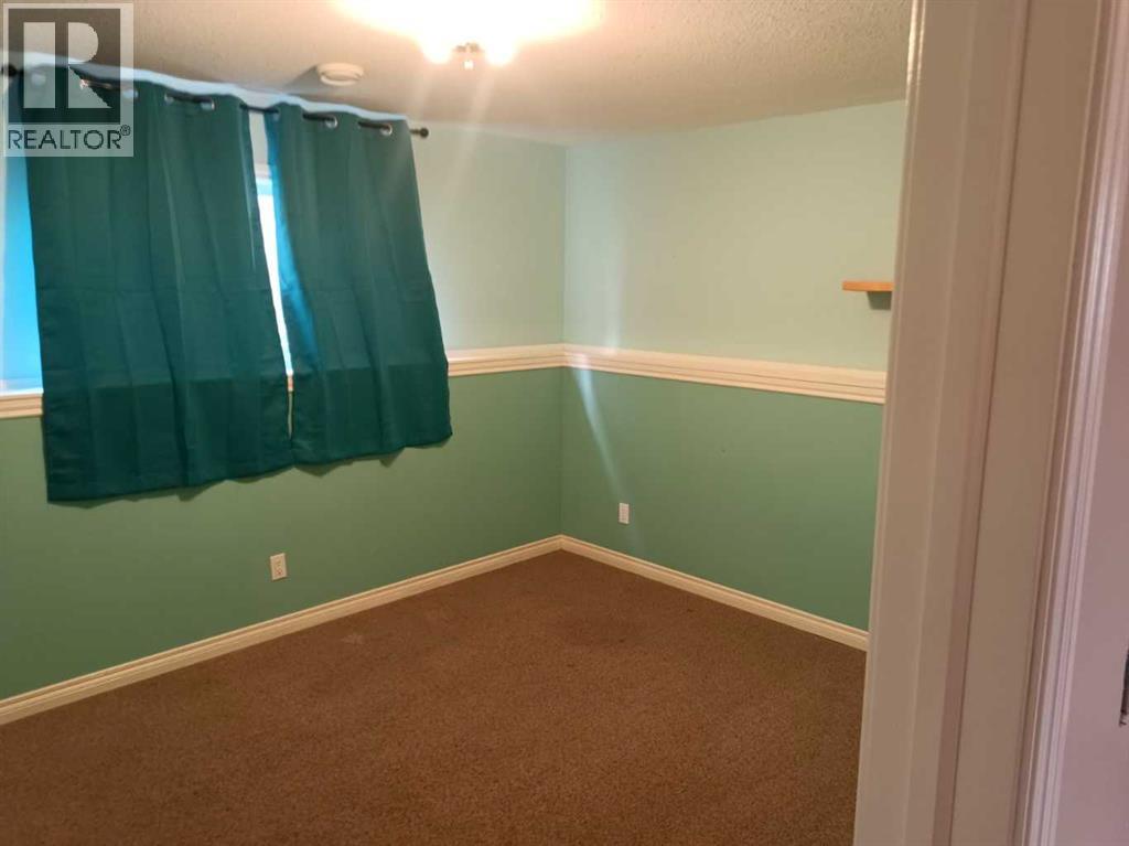 Photo 8 of 2 Holsworth Place, Sylvan Lake AB