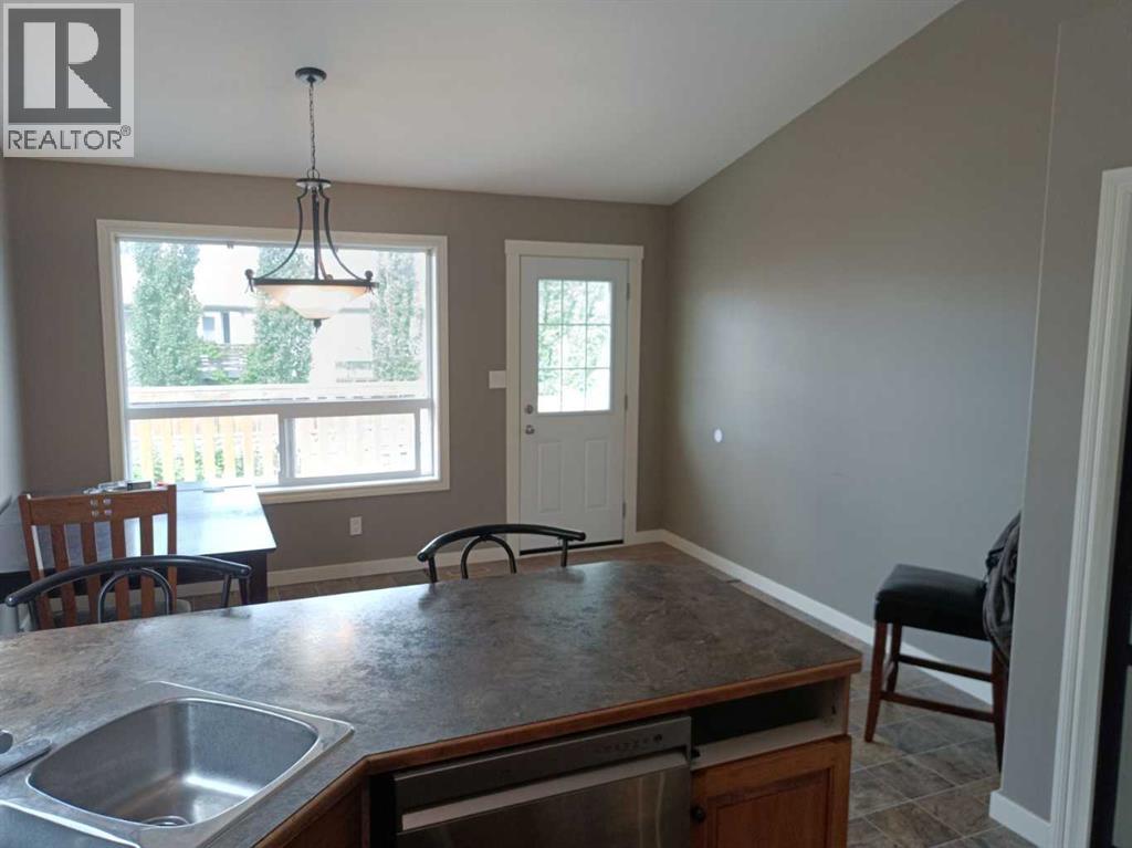 Photo 22 of 2 Holsworth Place, Sylvan Lake AB