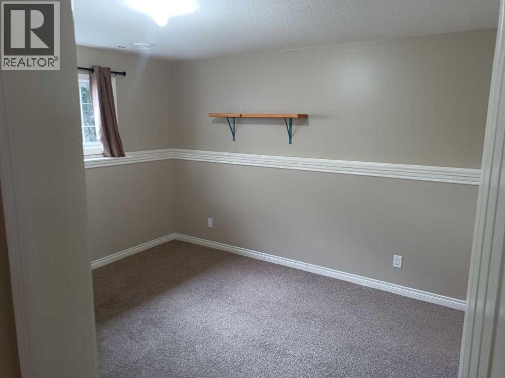Photo 13 of 2 Holsworth Place, Sylvan Lake AB