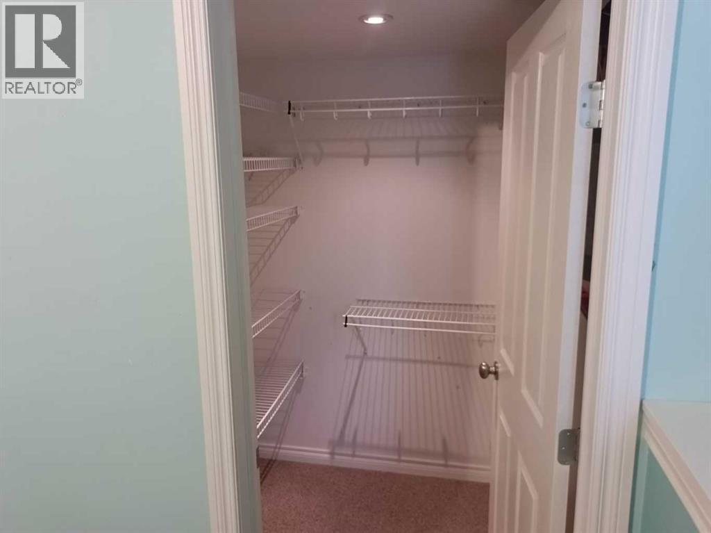 Photo 9 of 2 Holsworth Place, Sylvan Lake AB