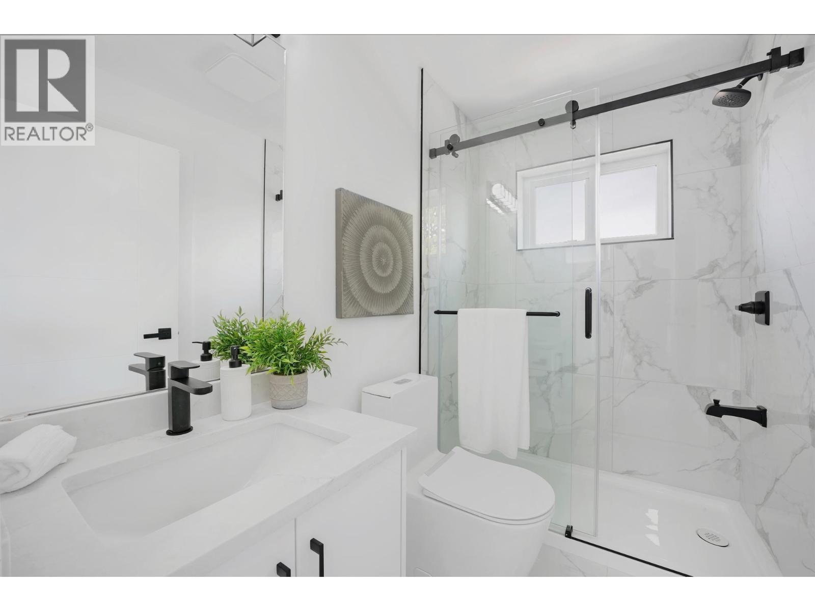 Photo 15 of 2262 Newport Avenue, Vancouver BC