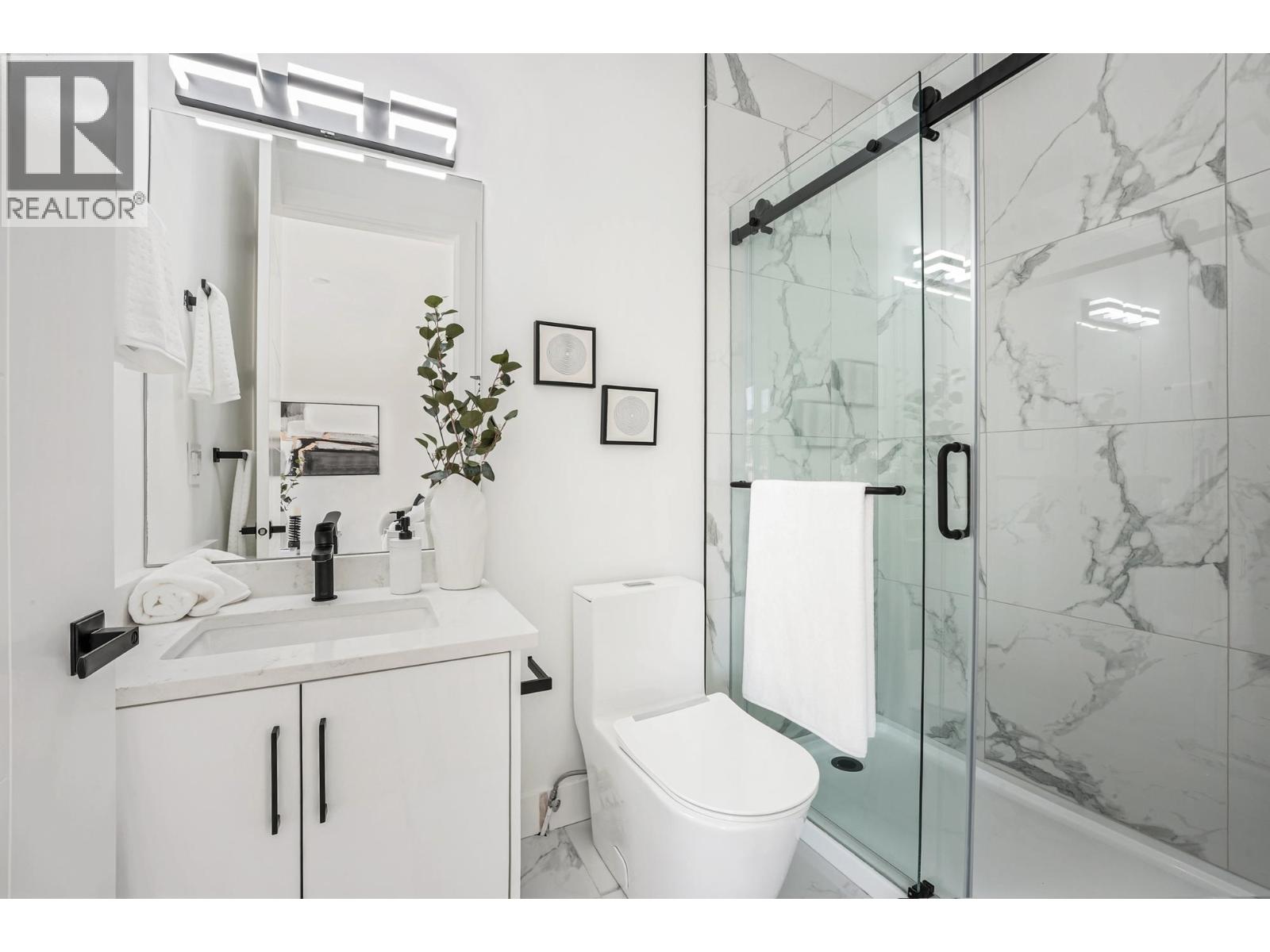 Photo 17 of 2262 Newport Avenue, Vancouver BC