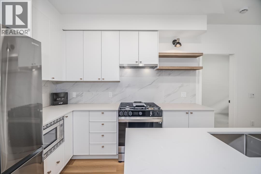 Photo 4 of 311 209 Lebleu Street, Coquitlam BC