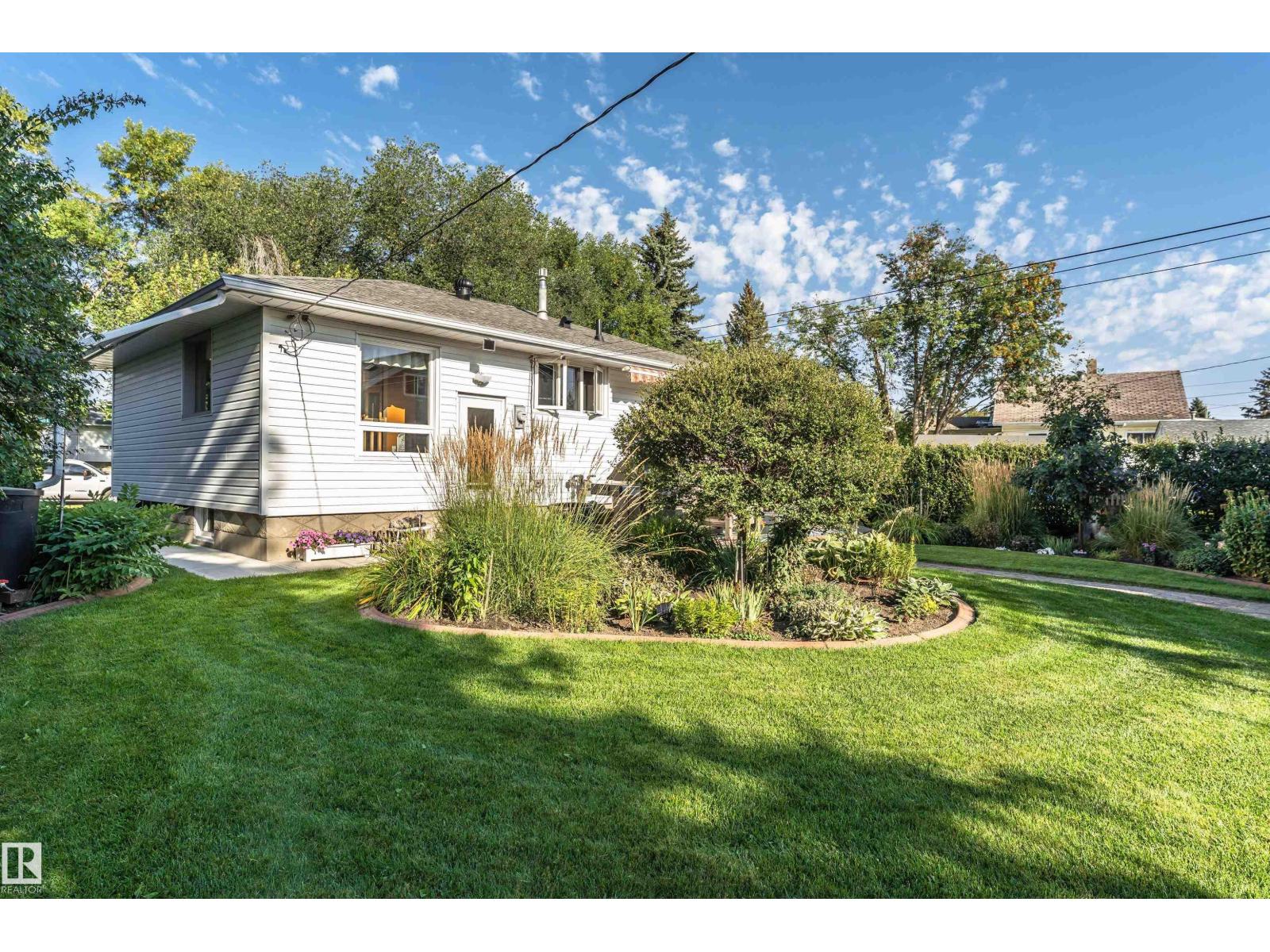 Photo 35 of 11703 135 B St Nw, Edmonton AB