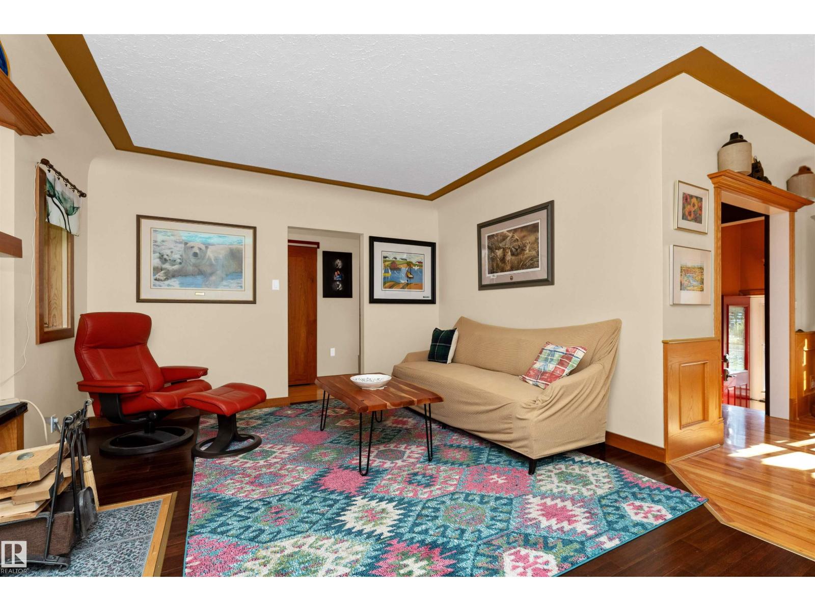 Photo 5 of 11703 135 B St Nw, Edmonton AB
