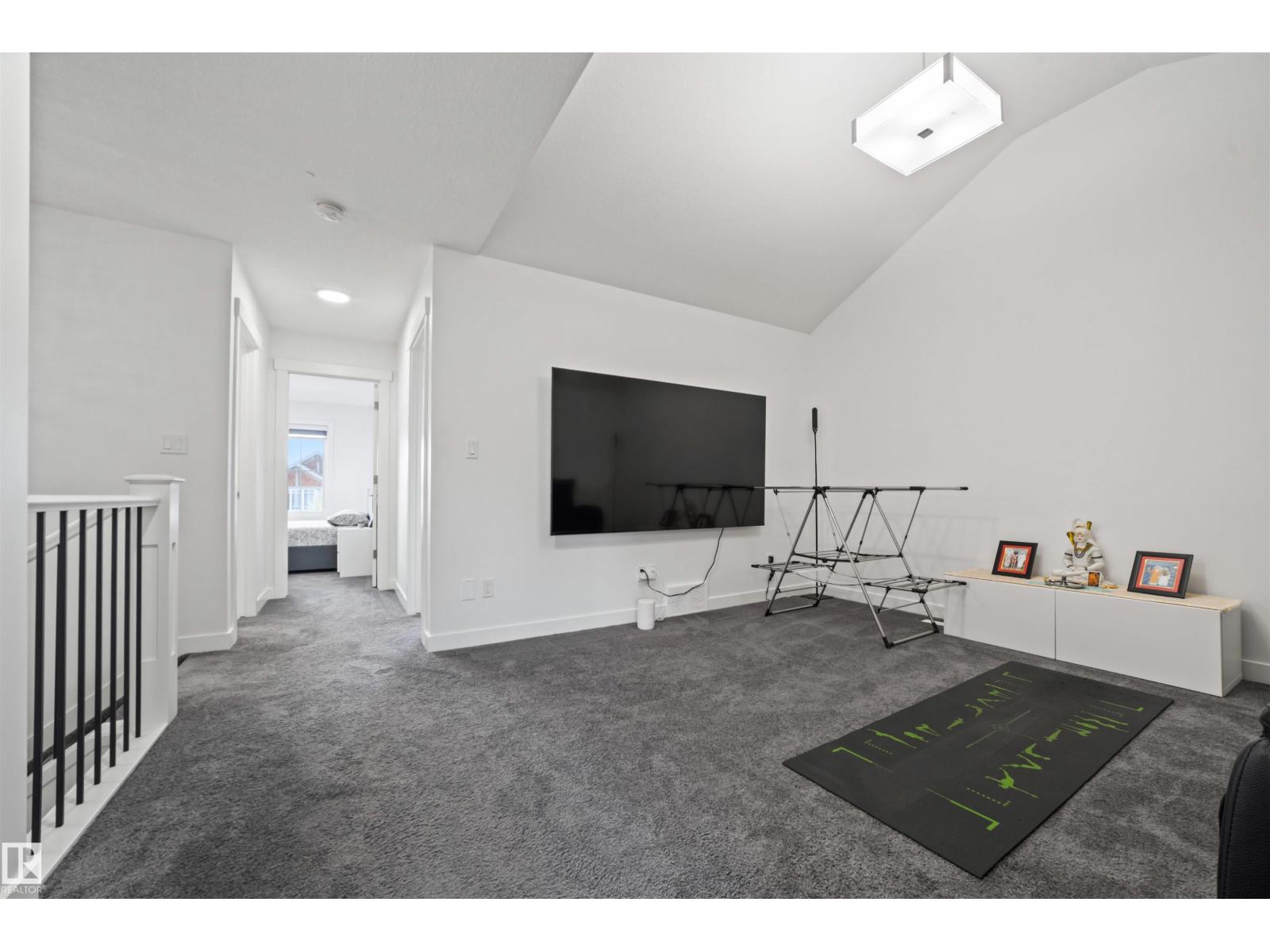 Photo 12 of 2100 Graydon Hill Cr Sw, Edmonton AB