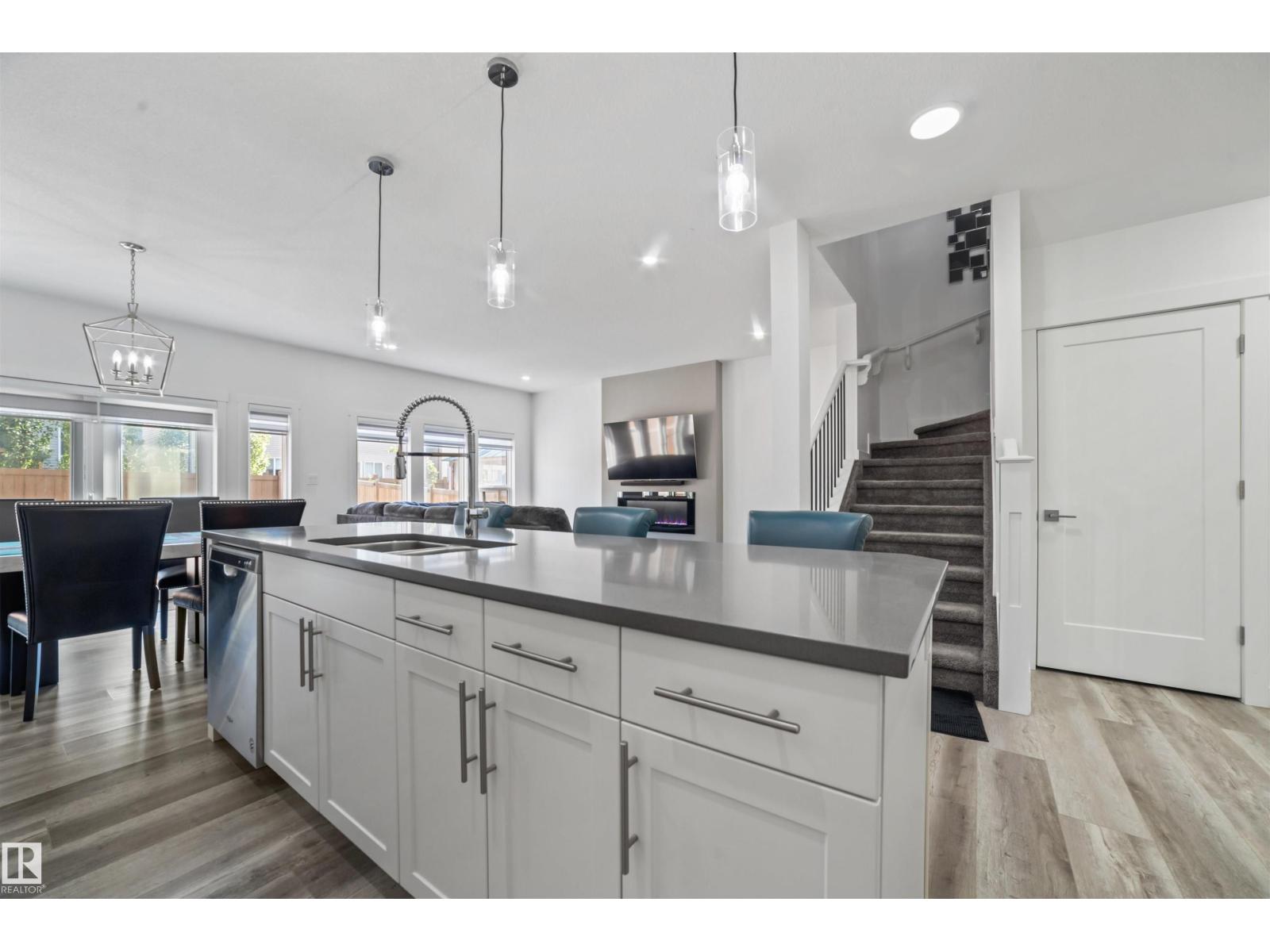 Photo 30 of 2100 Graydon Hill Cr Sw, Edmonton AB