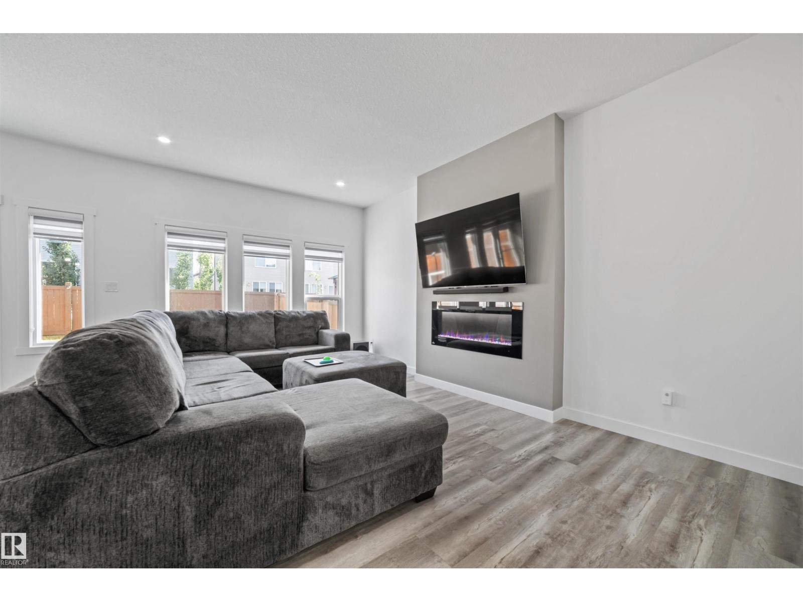 Photo 35 of 2100 Graydon Hill Cr Sw, Edmonton AB