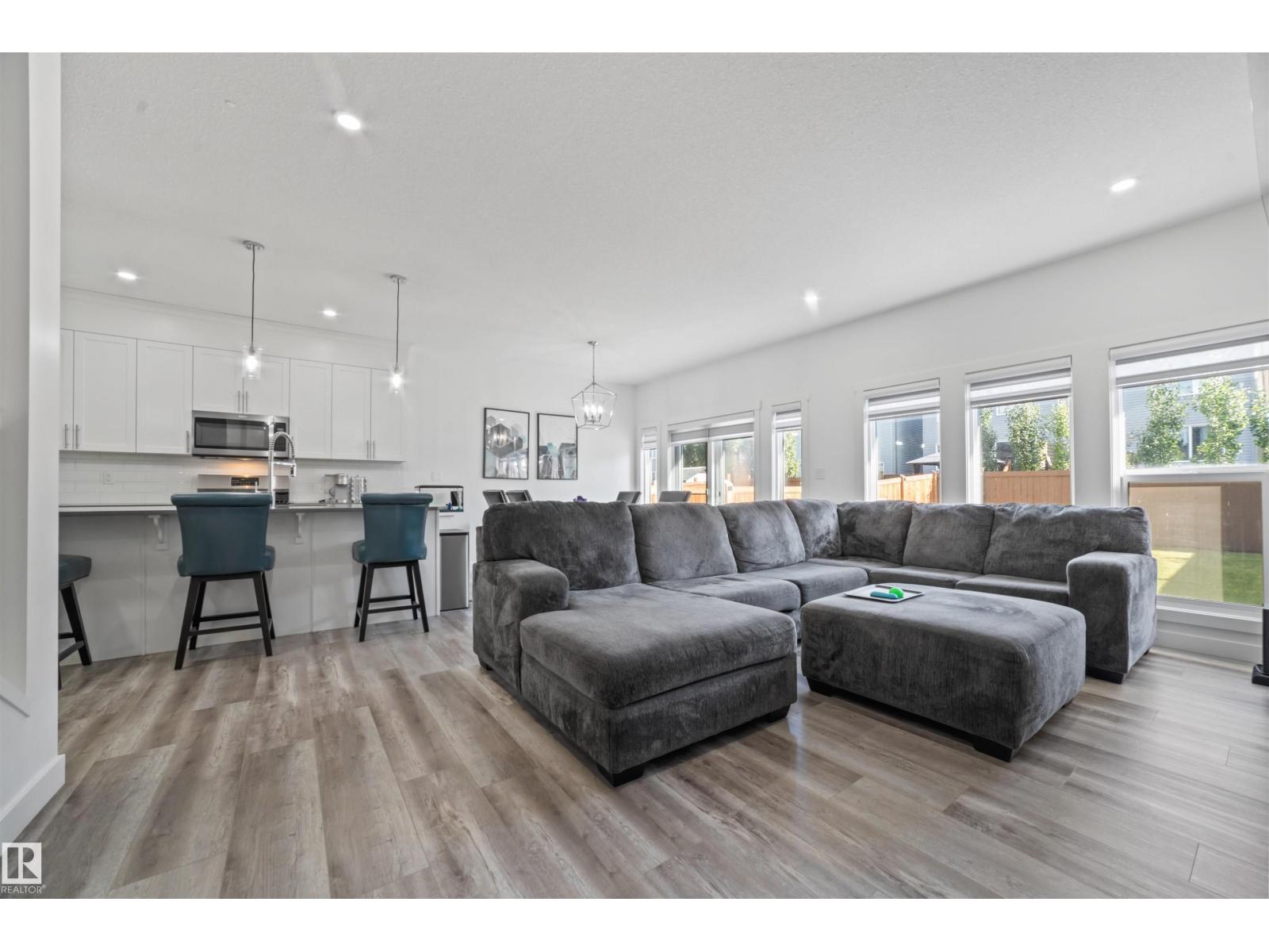 Photo 36 of 2100 Graydon Hill Cr Sw, Edmonton AB