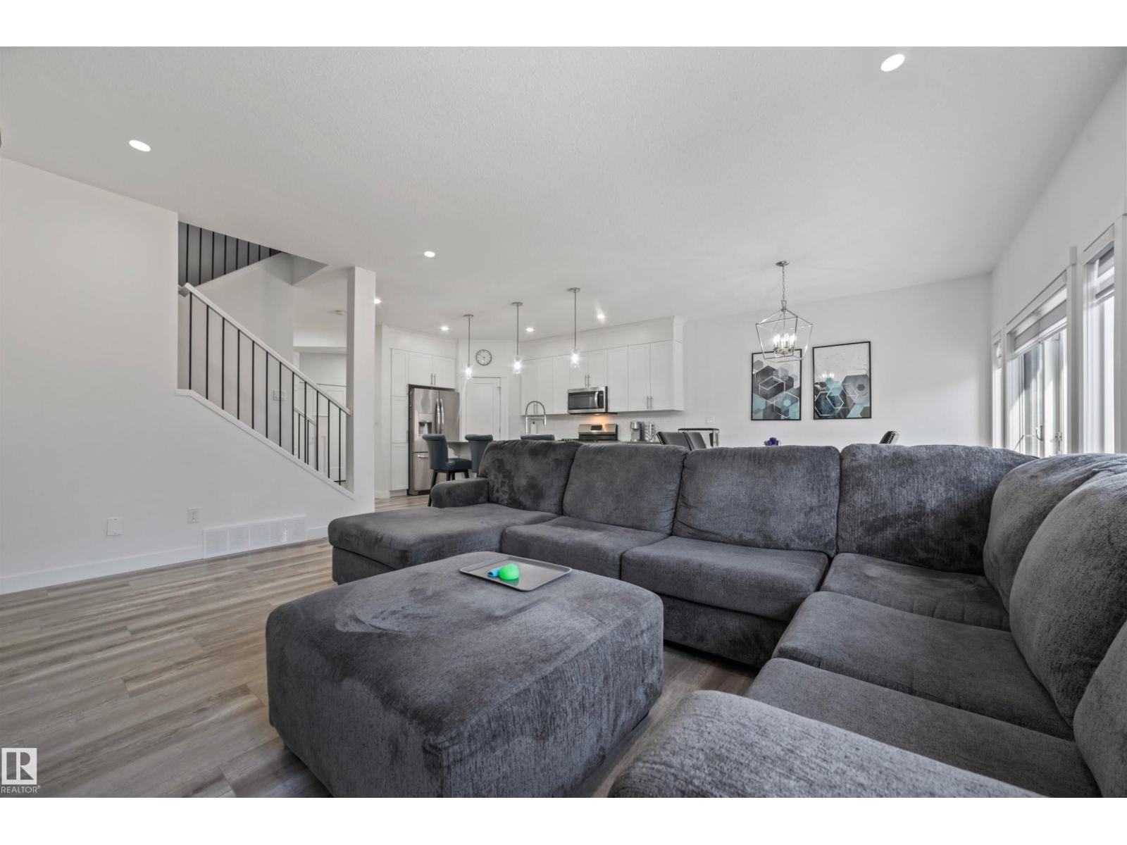 Photo 37 of 2100 Graydon Hill Cr Sw, Edmonton AB