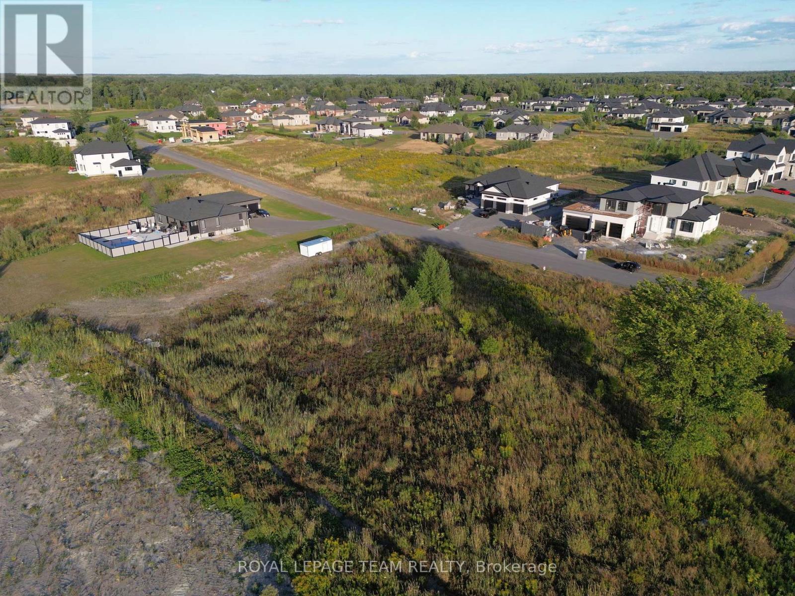 Photo 4 of 6750 Still Meadow Way, Ottawa ON