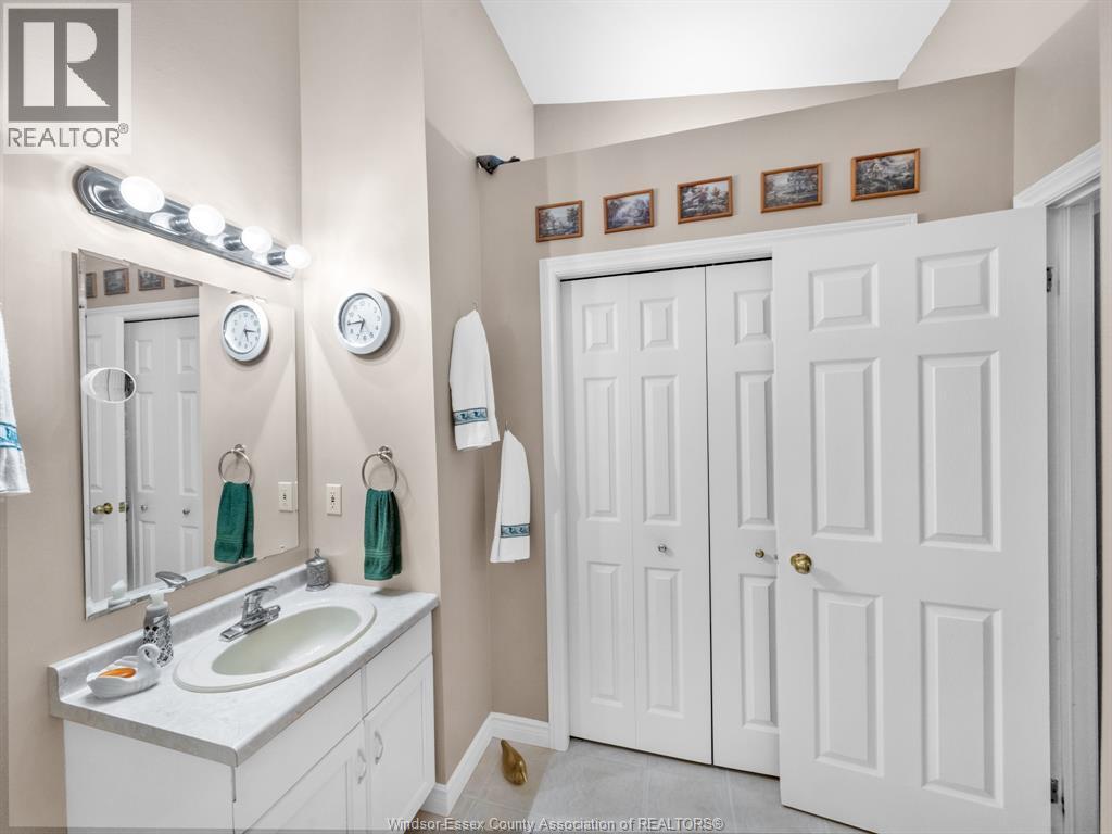 Photo 12 of 304 Rockport Lane, Kingsville ON