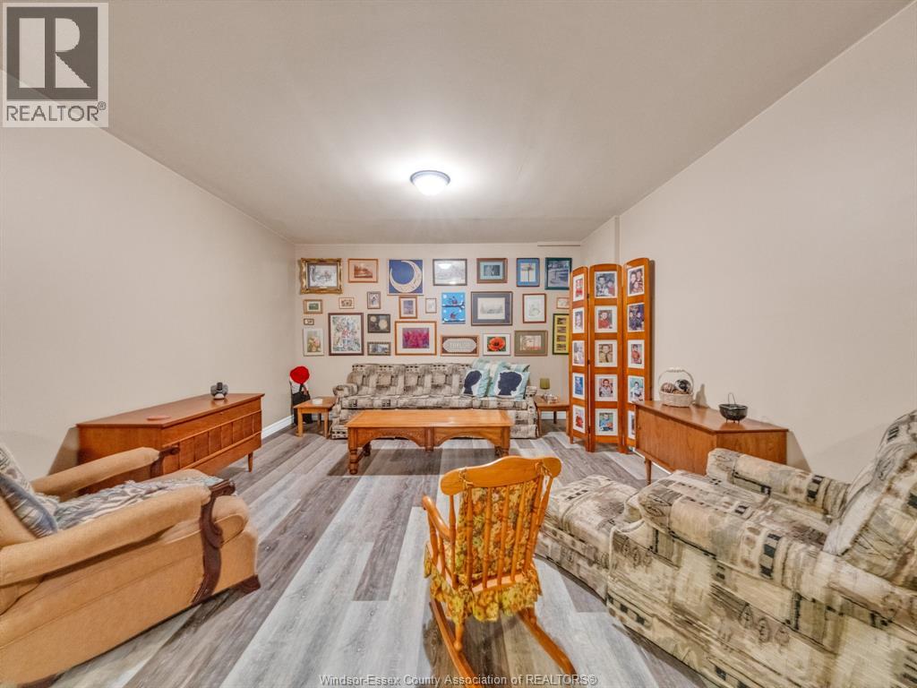 Photo 31 of 304 Rockport Lane, Kingsville ON