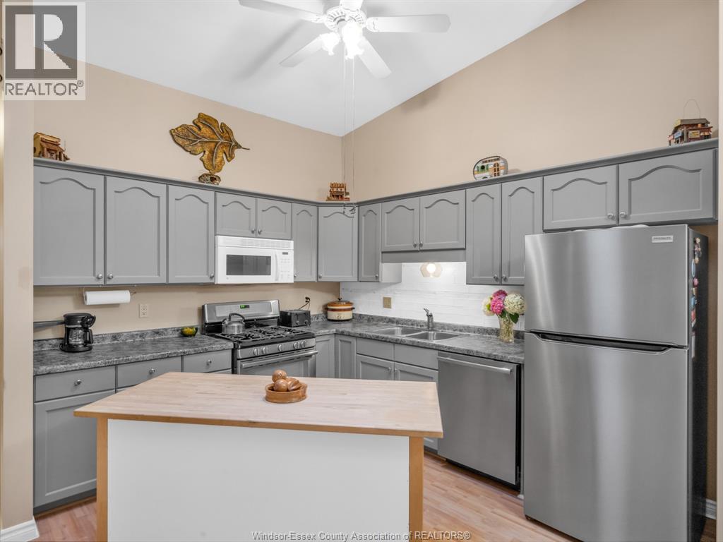 Photo 5 of 304 Rockport Lane, Kingsville ON