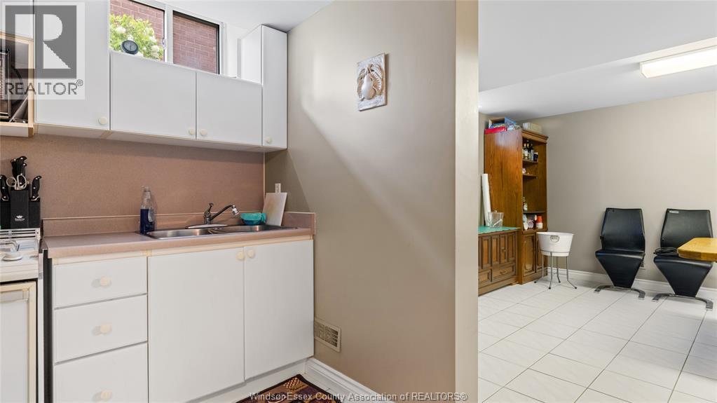 Photo 32 of 2769 Lombardy Crescent, Lasalle ON