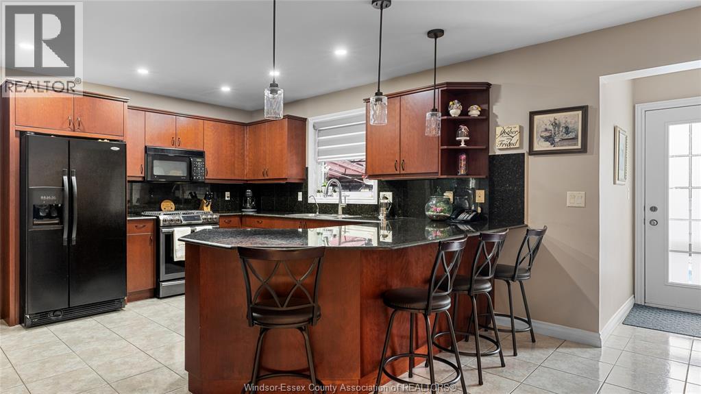Photo 12 of 2769 Lombardy Crescent, Lasalle ON