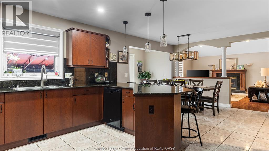 Photo 14 of 2769 Lombardy Crescent, Lasalle ON