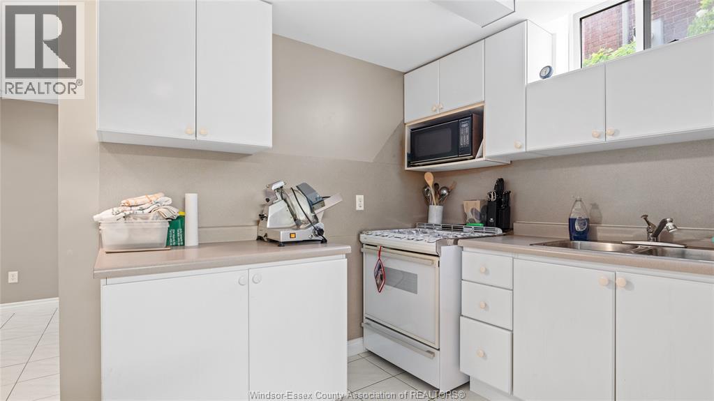 Photo 31 of 2769 Lombardy Crescent, Lasalle ON