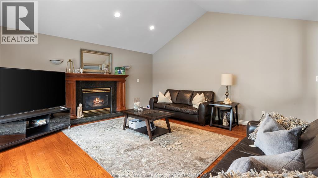 Photo 8 of 2769 Lombardy Crescent, Lasalle ON