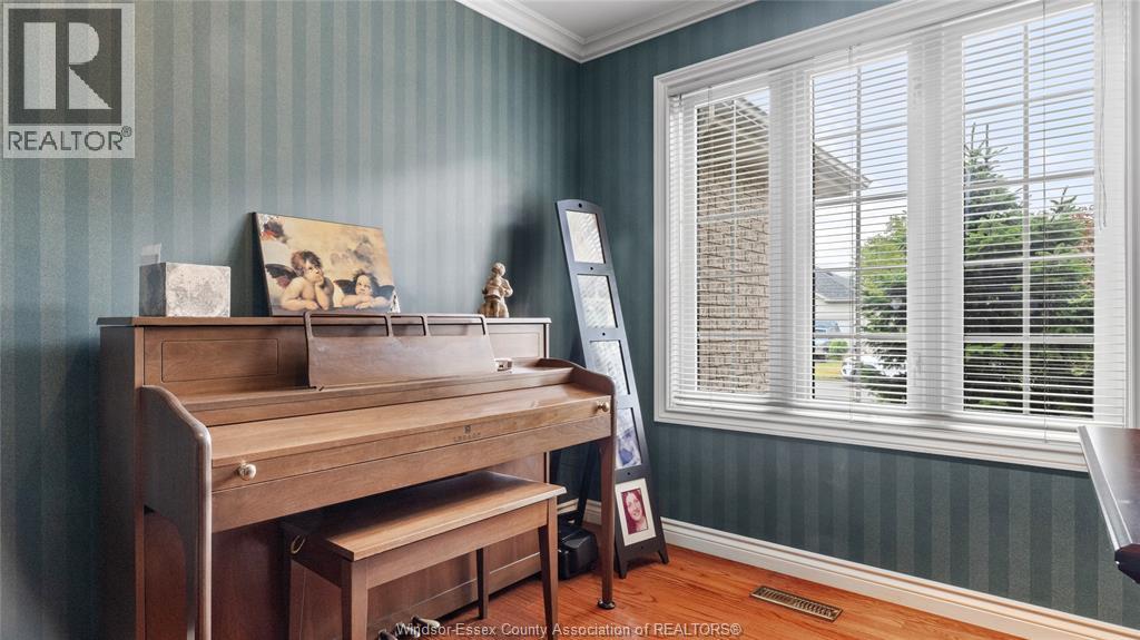 Photo 17 of 2769 Lombardy Crescent, Lasalle ON
