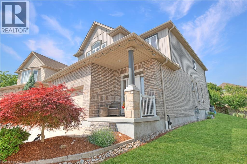 Photo 2 of 451 Twinleaf Street, Waterloo ON
