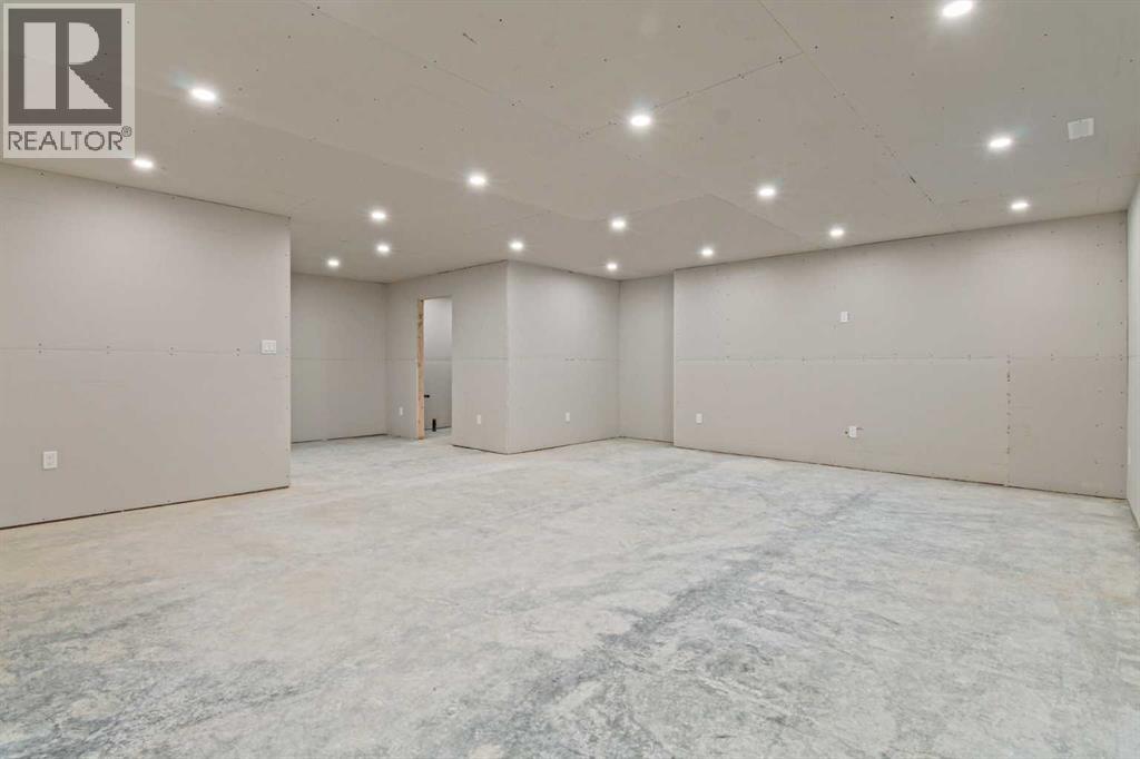 Photo 39 of 2135 Cottonwood Drive, Coaldale AB