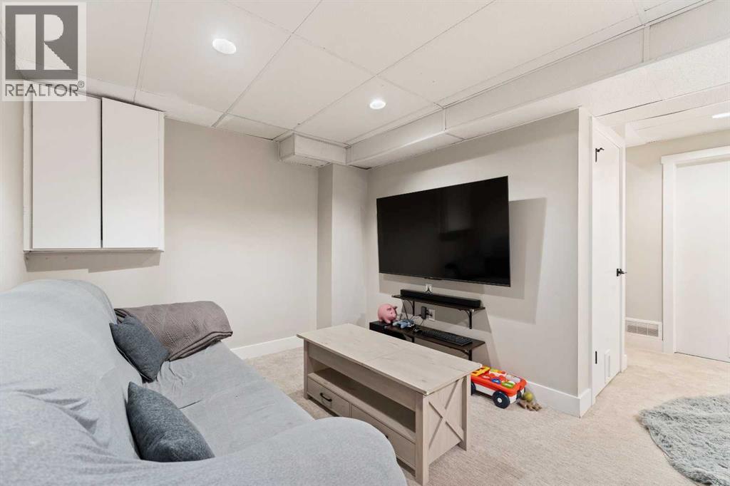 Photo 25 of 815 Erin Woods Drive Se, Calgary AB