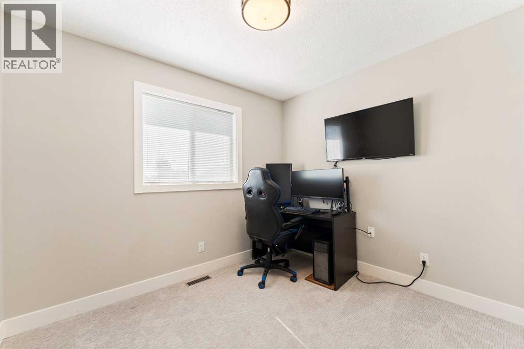 Photo 20 of 815 Erin Woods Drive Se, Calgary AB