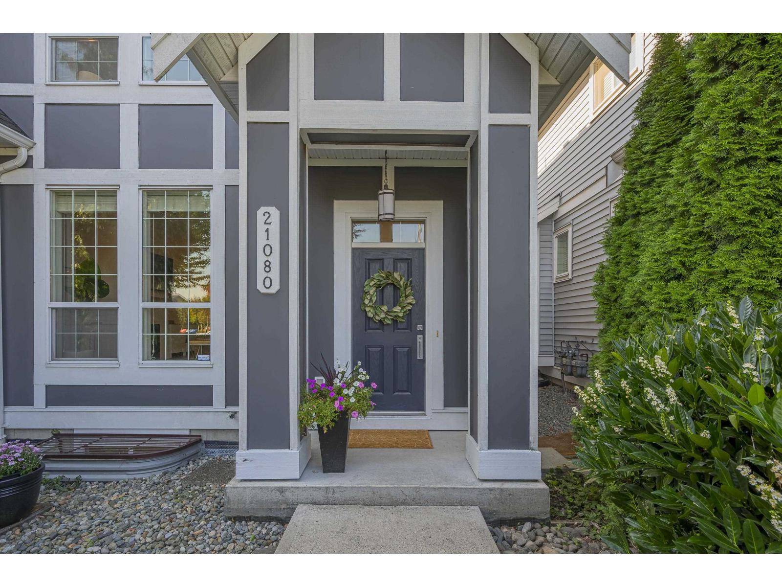 Photo 2 of 21080 80 Avenue, Langley BC