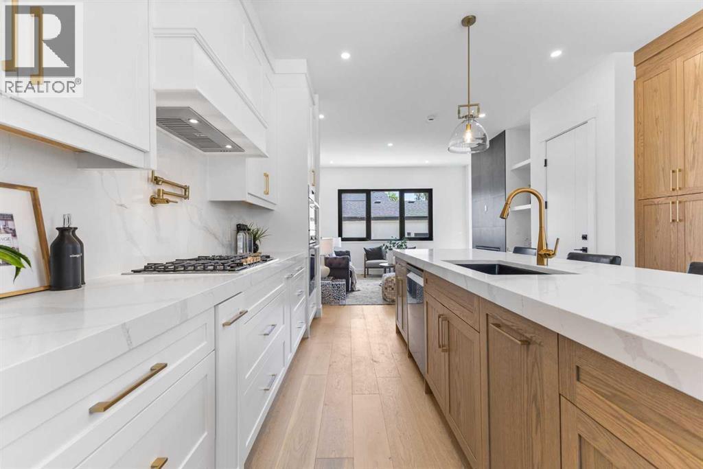 Photo 10 of 3716 44 Street Sw, Calgary AB